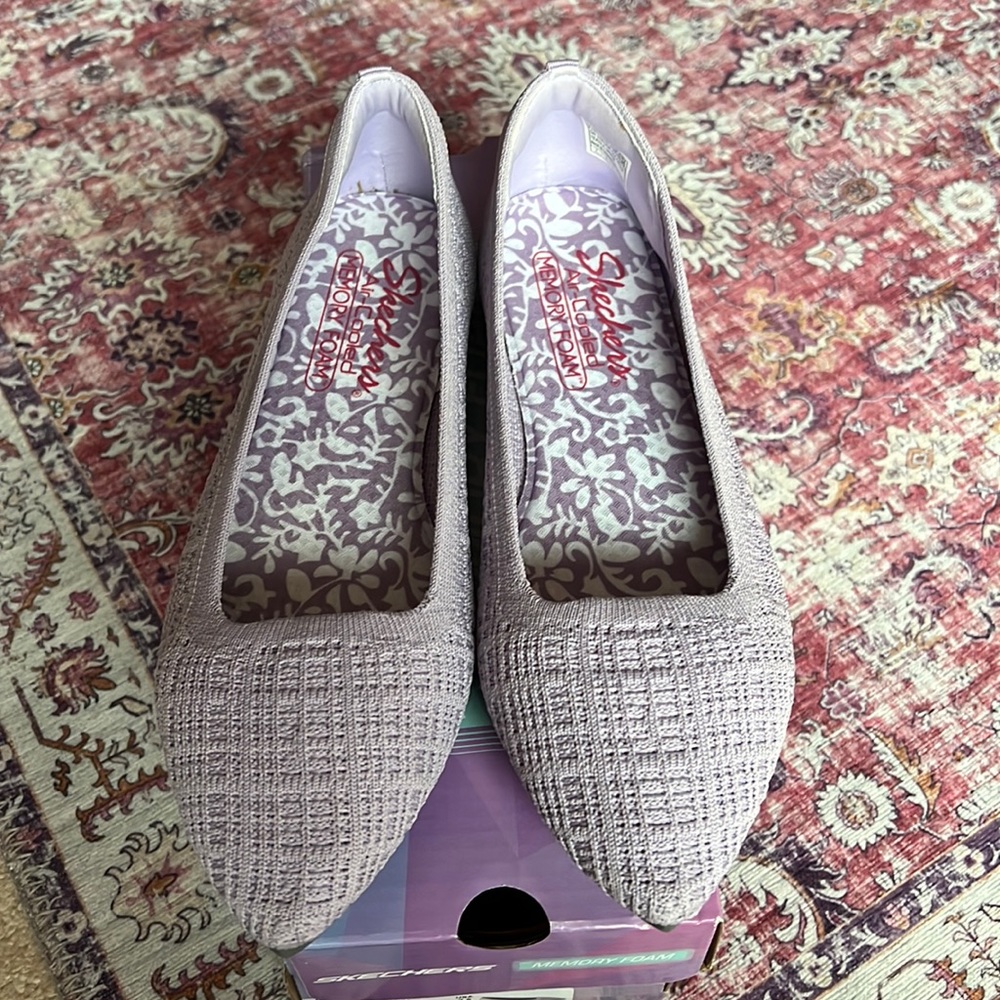 Sketchers Memory Foam Cleo Point lavender flats
